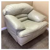 SOFT GROUP MANUFACTURING LEATHER ARM CHAIR