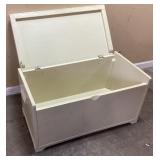 WHITE WOODEN BLANKET CHEST