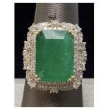 18KT YELLOW GOLD EMERALD & DIAMOND RING, SIZE 7.5,