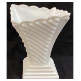 1989 FENTON MILK GLASS ART DECO VASE, 7in H