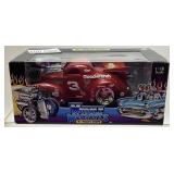 MUSCLE MACHINES ï¿½41 WILLYS COUPE 1:18 SCALE DIE