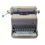 1950ï¿½S ROYAL HH TYPEWRITER
