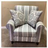 STRIPED FABRIC CHAIR WITH PILLOWS