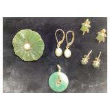 VINTAGE 14K GOLD AND JADE EARRINGS AND PENDANT