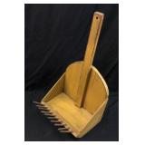 ANTIQUE WOOD CRANBERRY SCOOP/HARVESTING RAKE