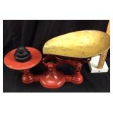 ANTIQUE CAST IRON BALANCE CROW FOOT SCALE,