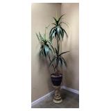 ARTIFICIAL 5.5 FOOT YUCCA PLANT WITH DECORATIVE