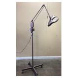 DAZOR FLOATING FIXTURE MAGNIFYING LAMP