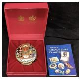 1991 HALCYON DAYS ENAMELED CHRISTMAS BOX, 2in W