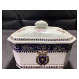VTG. PORCELAIN BOX FEATURING THE ROYAL CREST