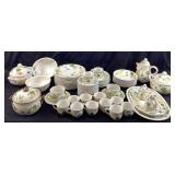 VILLEROY & BOCH GERANIUM PATTERN DINNERWARE