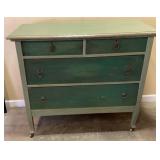 VINTAGE FARMHOUSE STYLE 4 DRAWER DRESSER CHEST