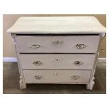 ANTIQUE FRENCH STYLE CHEST OF DRAWERS