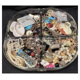 ASSORTED VTG. COSTUME JEWELRY