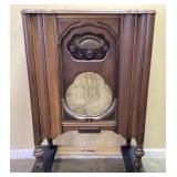 ANTIQUE ATWATER KENT RADIO