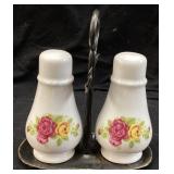 ROYAL ALBERT OLD COUNTRY ROSES SALT & PEPPER SET