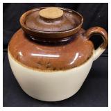 VTG. ROSEVILLE RRP STONEWARE BEAN POT & LID