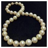 SOUTH SEA PEARL NECKLACE, 14KT YELLOW GOLD BEAD