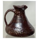 VTG. BROWN GLAZE HAMMERED STYLE POTTERY PITCHER,