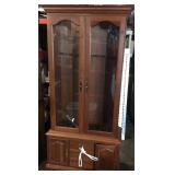 EMPEROR CO. WOOD 2 DOOR 8 RIFLE GUN CABINET WITH