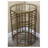 GOLD TONE WEAVE METAL BARREL END TABLE, GLASS TOP