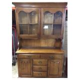 COCHRANE FURNITURE 2 PIECE MAPLE HUTCH w