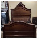 ANTIQUE VICTORIAN CARVED WALNUT FULL SIZE BED