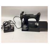 Vtg Singer Featherweight 221-1 sewing machine