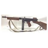 NON-FIRING MODEL THOMPSON SUBMACHINE GUN REPLICA