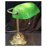 VTG. EMERALD GREEN GLASS & BRASS BANKERï¿½S LAMP
