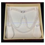 MULTI-STRAND PEARL NECKLACE & EARRINGS SET