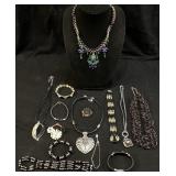 ASSORTED COSTUME JEWELRY, BAUBLE BAR TEAVARO BIB