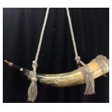 VINTAGE POWDER HORN FLASK, NATURAL BOVINE HORN