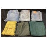 ASSORTED WOMENS JEANS/PANTS, SIZES 4,5,6,7 & 8