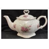 ROYAL PARK FINE EARTHENWARE ROSE DECORATED TEAPOT,