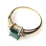 10kt Gold 1.5ct Emerald Center Stone 1.4dwt