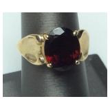 10kt Red Garnet Center Stone 2.4dwt