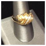 14KT GOLD RING WITH 5 .1CT ROUND DIAMONDS