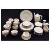 LENOX MONTCLAIR PLATINUM RIM CHINA LOT