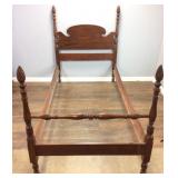 TWIN PINEAPPLE MAHOGANY BED HEADBOARD/FOOTBOARD