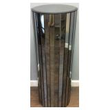 MIRROR PEDESTAL