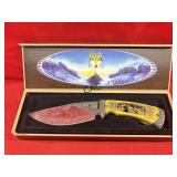 Defender Wolf Collectible Hunting Knife in Case