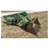 John Deere 620 Loader/Bucket