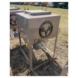 NEW Big Daddy Deer Feeder