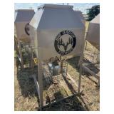NEW Big Daddy Deer Feeder