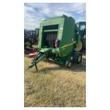 John Deere 458 MegaWide Round Baler