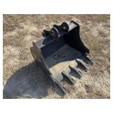 Land Hero 30" Backhoe Bucket 303