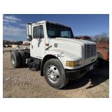 *2000 International 4700 Tractor Truck