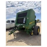 John Deere 561M Round Baler