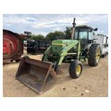 John Deere 4640 Cab 2WD w/Loader/Bucket